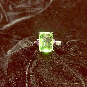 4 k emerald stone ring with purple amethyst silver